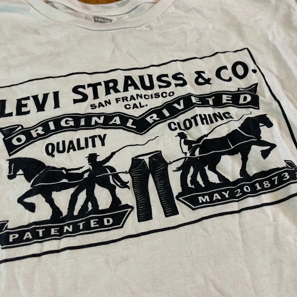 Levi Strauss Mens Large White Two Horse Graphic T-Shirt Cotton Short Sleeve Tee